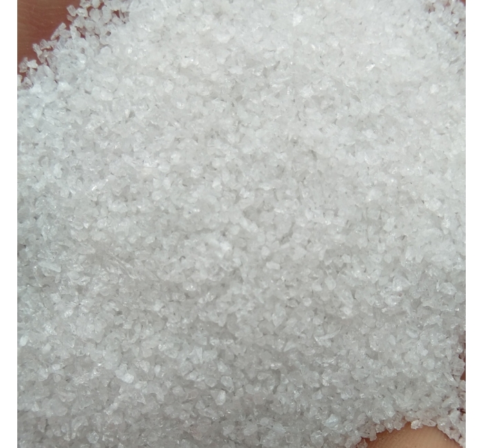 White aluminium oxide powder
