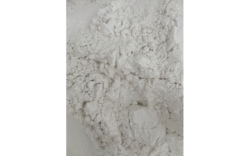 Super fine grinding media of white aluminum oxide